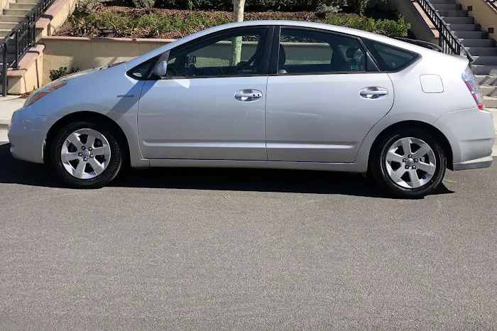 Prius and Tesla Service Center 6