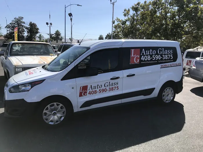 LYG auto glass 1