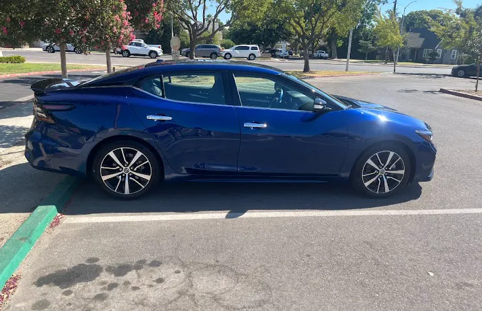 Lithia Nissan of Fresno Service Center 3