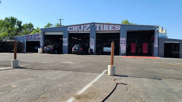 Cruz Tire Shop 3