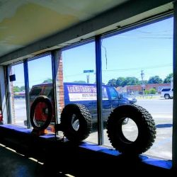 Lou's Used Tires ico