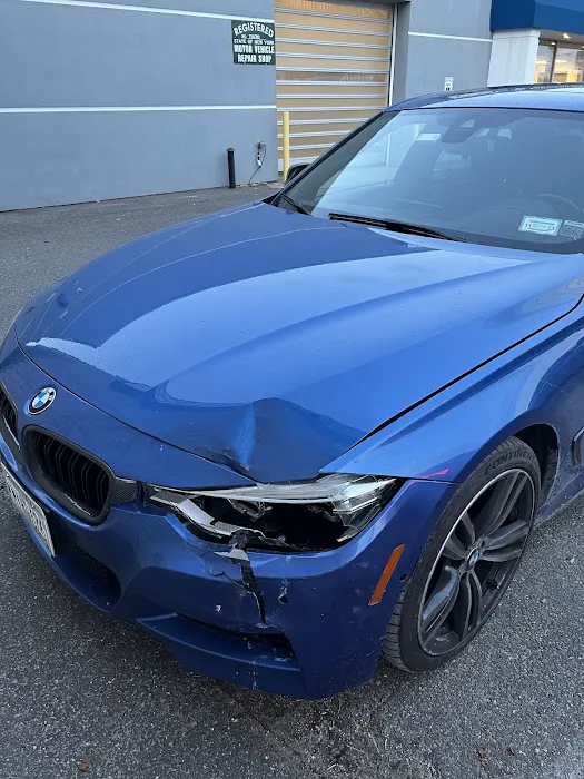 BMW of Freeport Collision Center 0