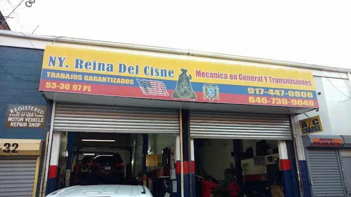 Auto Center Reina Del Cisne Corp 2