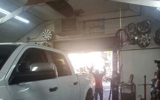 javier tire shop