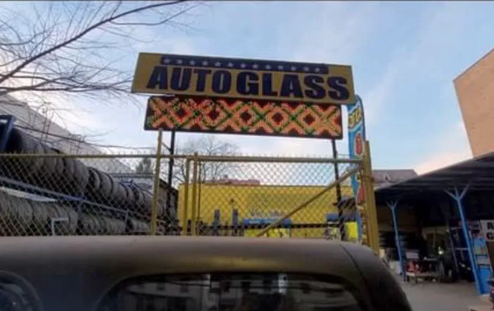 Manny's Auto Glass Shop 4