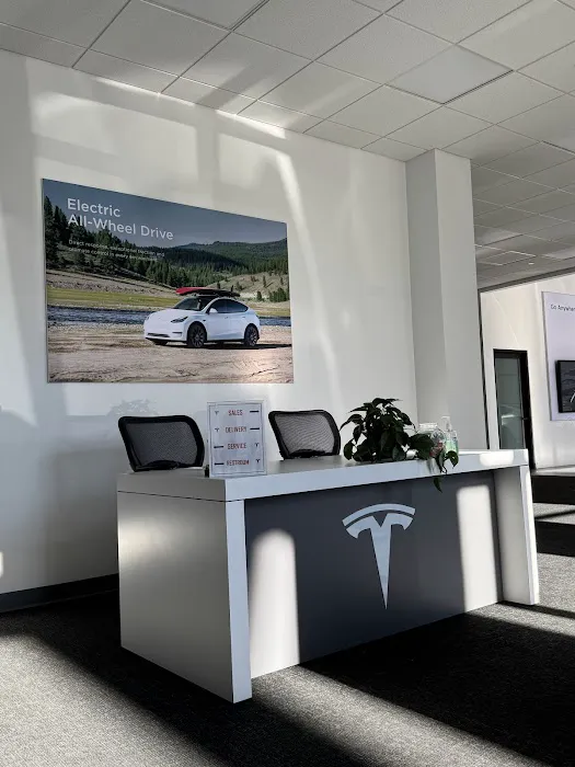 Tesla Service Center 3