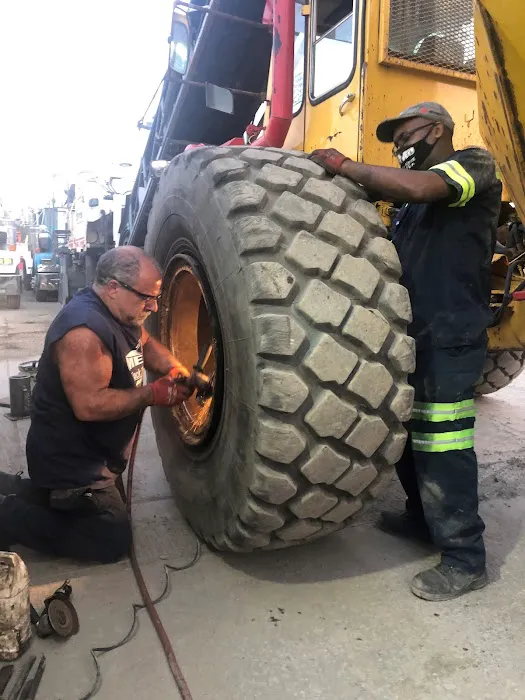 Metro Truck Tire Services 7