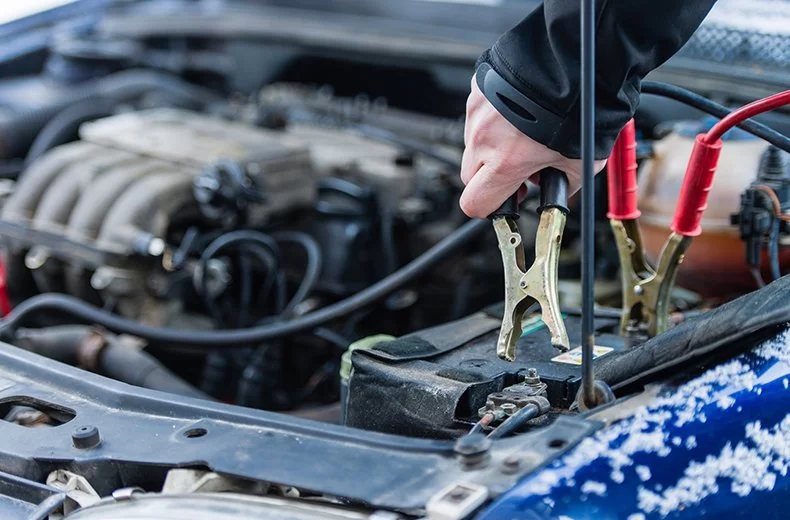 Jumpstart vs Battery Replacement: What You Need to Know for Emergency Car Rescue and Towing Services