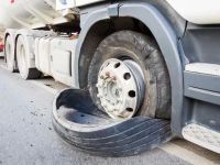 What Causes Tire Blowouts in Trucks and Heavy Vehicles? A Comprehensive Guide