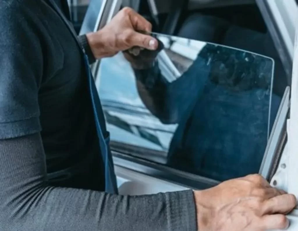 How to Repair a Car Window That Won’t Roll Up: A Step-by-Step Guide