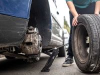 How to Fix a Car with Worn-Out Tires: A Step-by-Step Guide for Safe and Smooth Driving