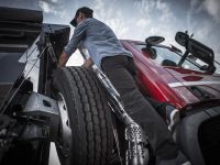 Expert Roadside Assistance for Commercial Truck Recovery | Fast, Reliable Service