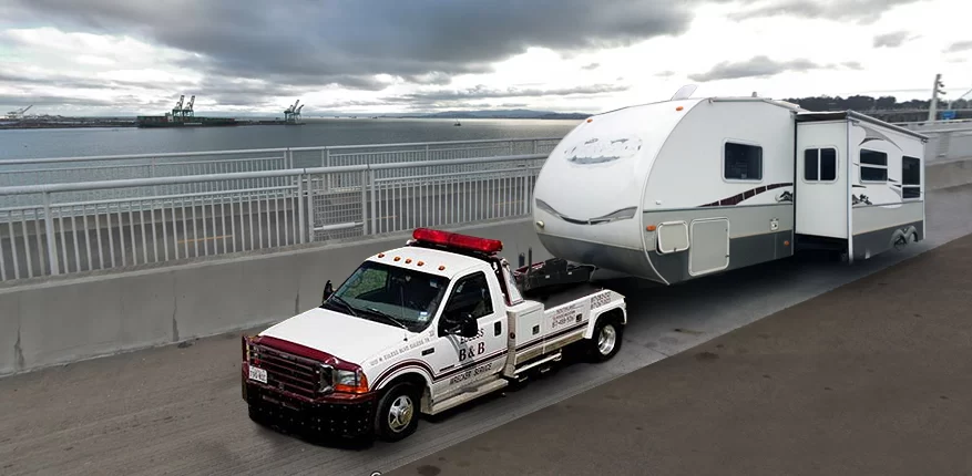What to Expect When You Call a Tow Truck Service for an RV: A Complete Guide