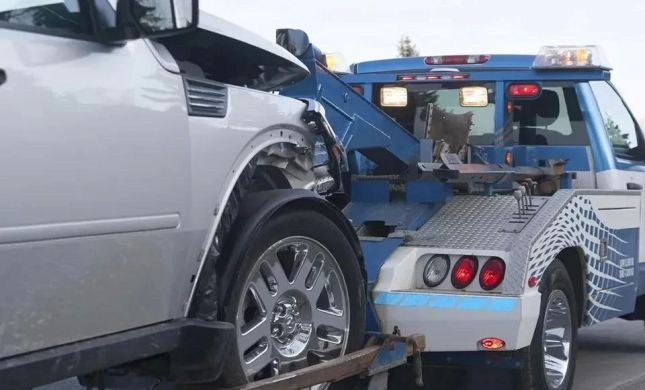 Top Towing Tips for Recovering Cars After an Accident