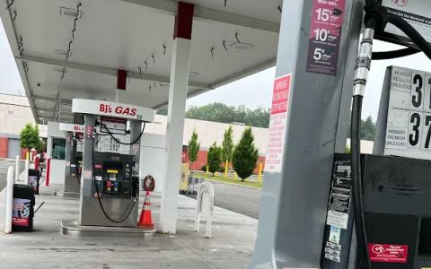 BJ's Gas Station