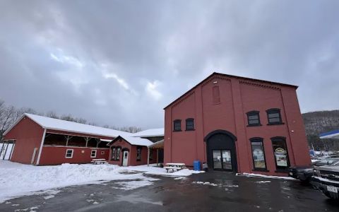 The Old Bat Factory Mobil Station