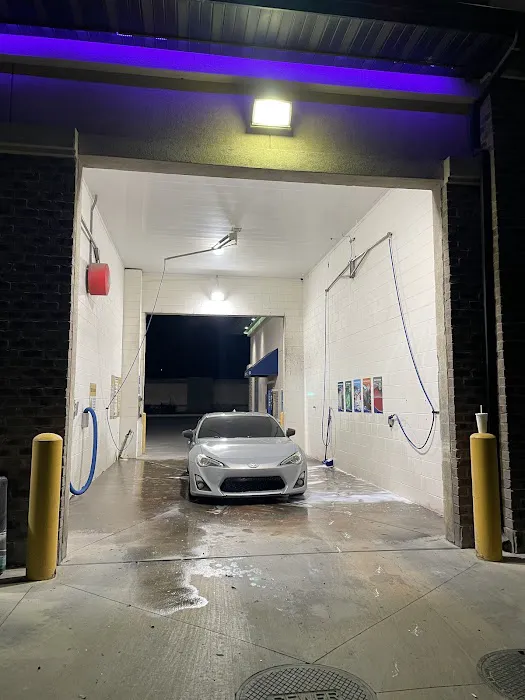 The Salty Dog Car and Pet Wash 4