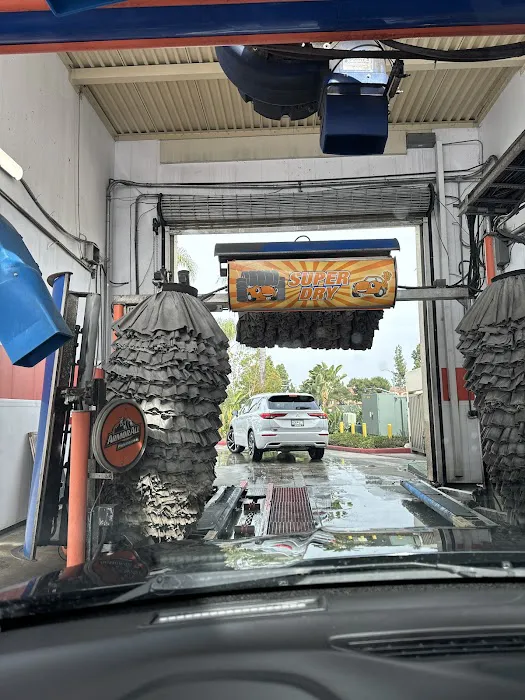 Fast5Xpress Car Wash Irvine 4