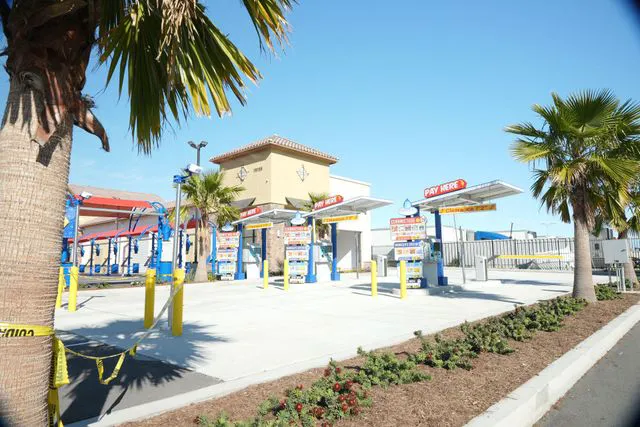 Fountain Blu Express Car Wash 8