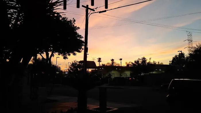 Fast5Xpress Car Wash Pico Rivera 4
