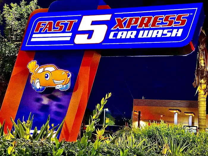 Fast5Xpress Car Wash Pico Rivera 5