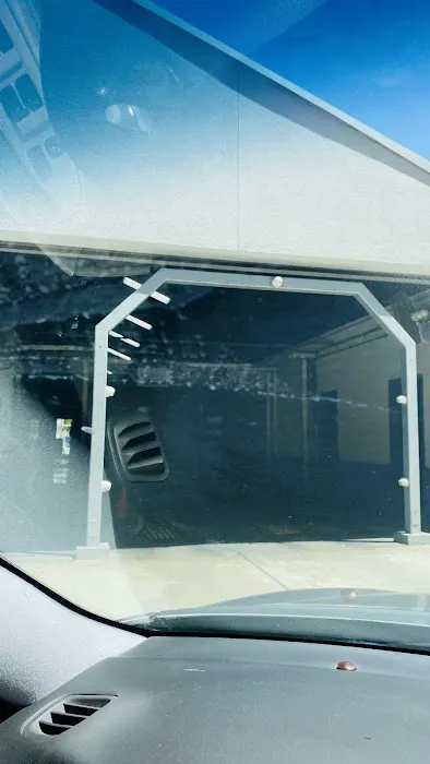 bluAQUA Express Carwash 8