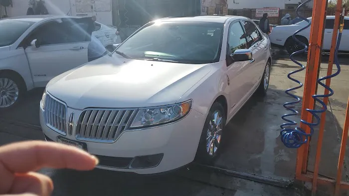 M&J 100% Hand Car Wash 3