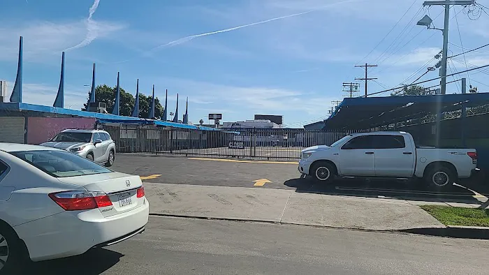 La Cienega Car Wash & Oil Change 5