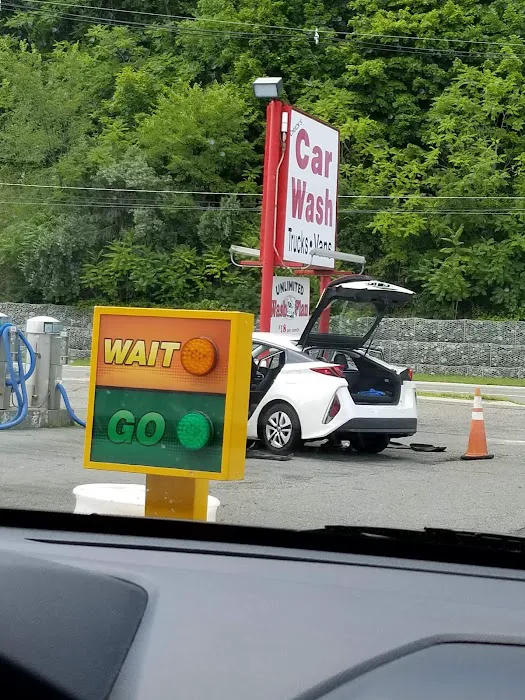 Chuck's Car Wash 8