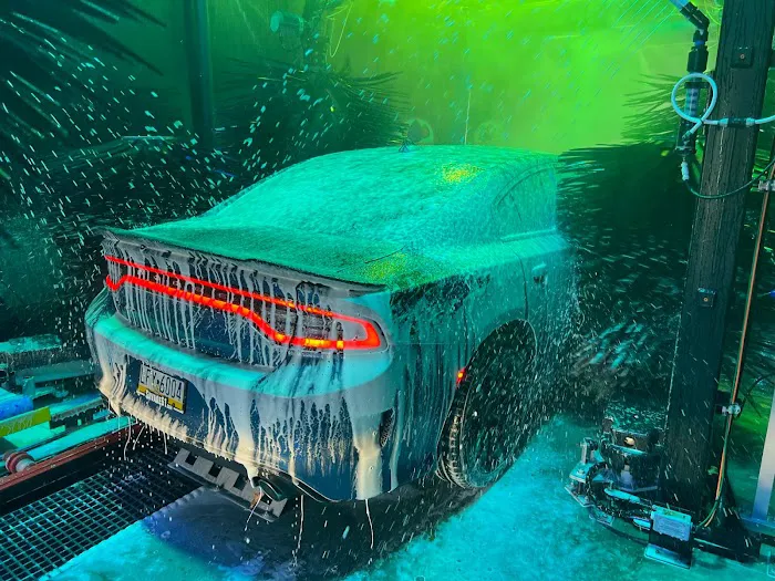 Sud's Factory Car Wash 4
