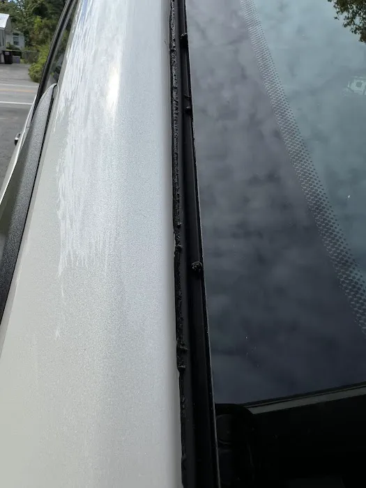 MR WINDSHIELD AUTO GLASS 1