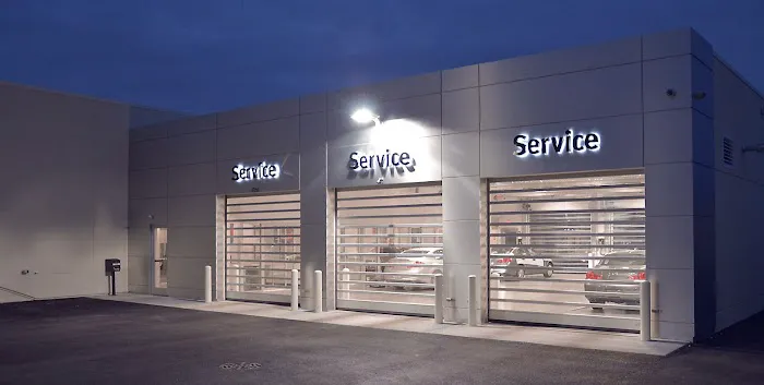 INFINITI Parts and Service: Naperville 6