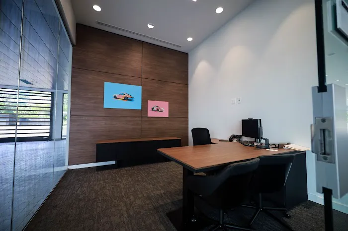 Porsche Service Center Of Naperville 6