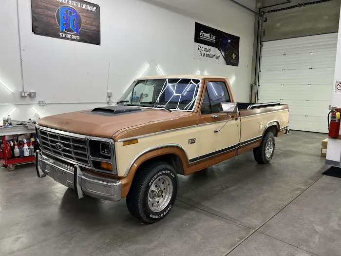 Modern Brothers Garage 8