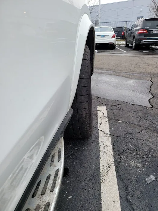 Mercedes-Benz of Naperville Service Center 7