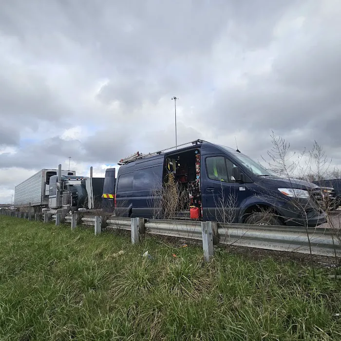 Emergency Truck and Trailer Repair 1