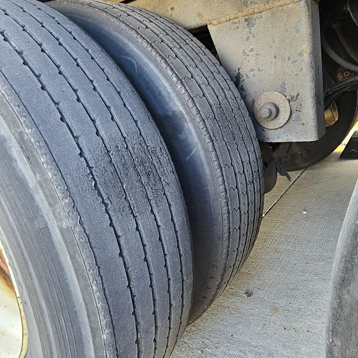 Emergency Truck and Trailer Repair 4