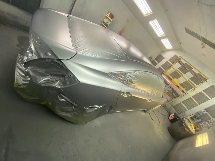 D & R Auto Body And Paint 0