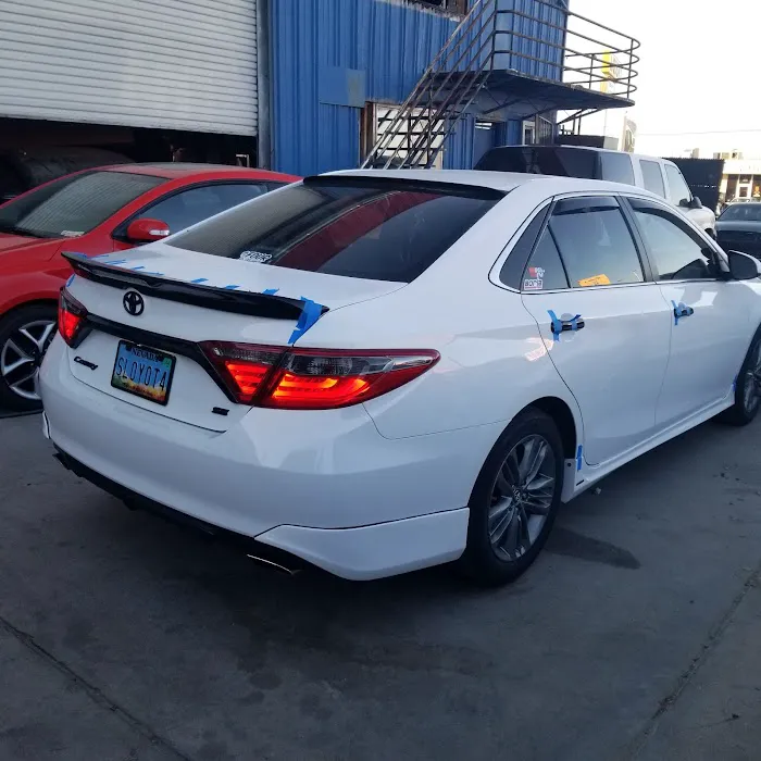 J's Auto Body Shop 0