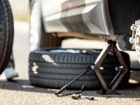 Typical Roadside Procedures for Efficient Flat Tire Recovery
