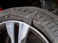 Emergency Measures After a Tire Blowout: What You Should Do