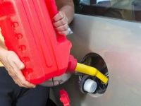 Emergency Fuel Delivery for Cars – 24/7 Roadside Assistance