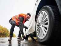 Comprehensive 24/7 Flat Tire Assistance: A Lifesaver for Every Driver