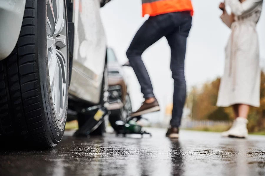 How to Request Help on the Highway: Essential Steps for Roadside Assistance