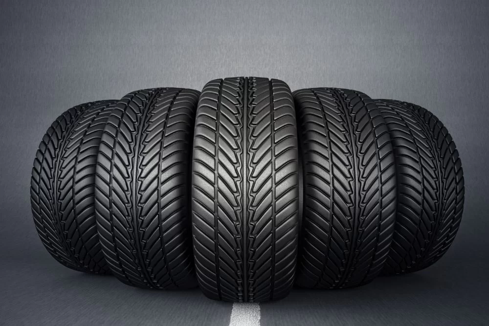 How to Reduce Accident Risk During a Tire Blowout and Stay Safe