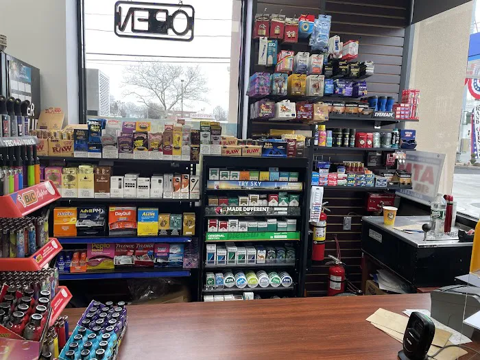 Sunoco Gas Station/Grab & Go 4