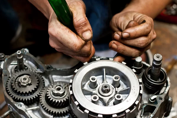 How to Fix a Car That Makes Grinding Noises When Shifting