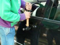 Professional Vehicle Lockout Services: How to Handle a Lockout Situation Effectively