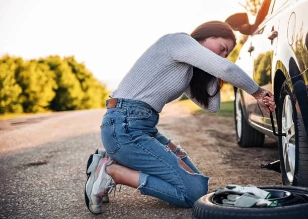 How to Fix a Flat Tire on a Truck: Step-by-Step Guide for Drivers