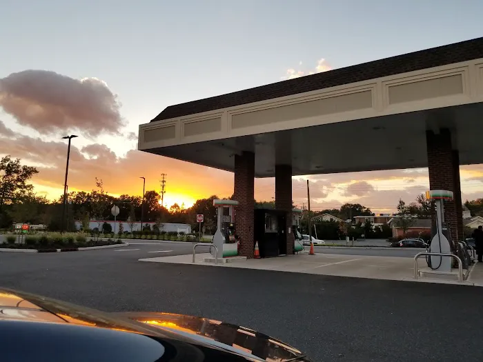 7-Eleven C-Store & Gas 0